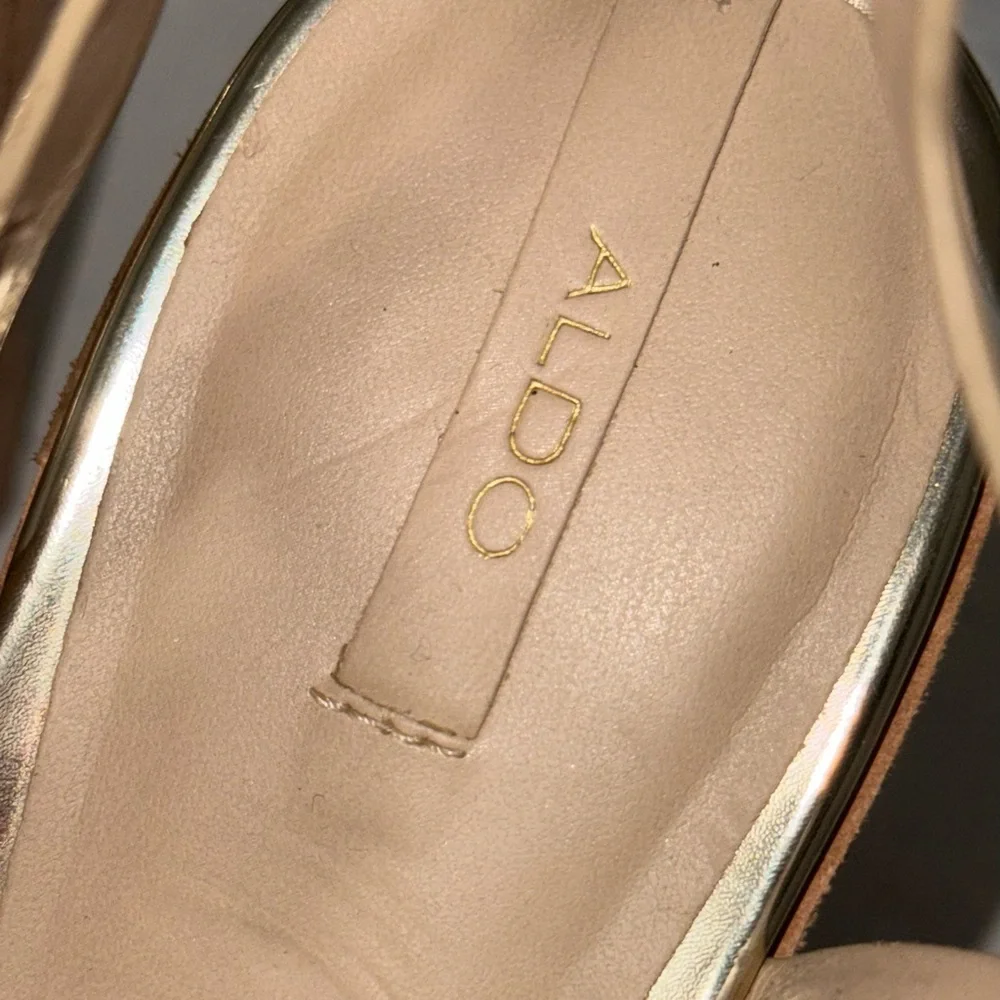 Aldo step out